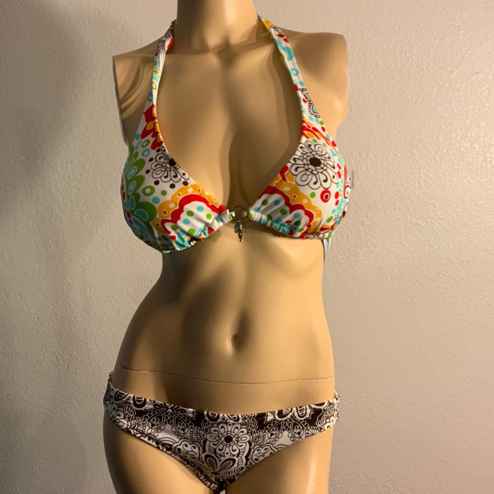 Island Soul women’s swimsuit bikini set stylized floral print L bottom M top